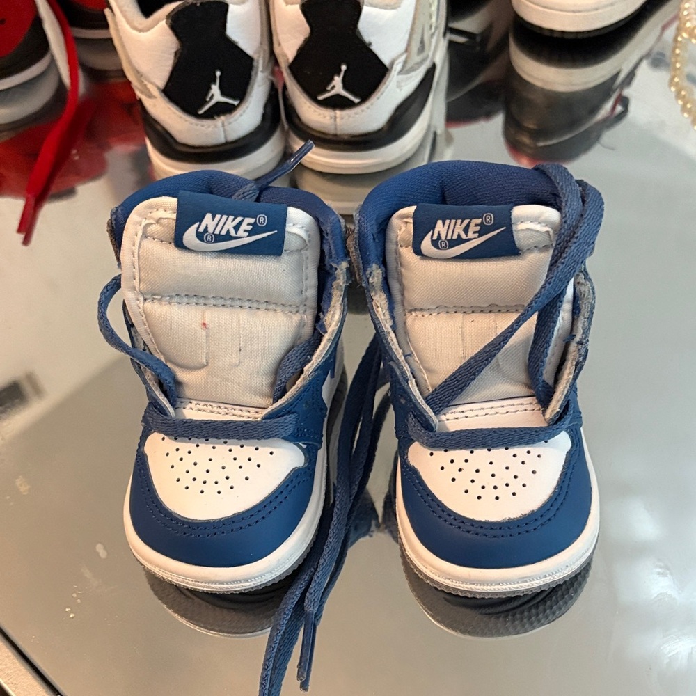 Nike Kids Sneakers in Blue and White